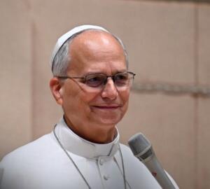 Em recuperação no hospital, papa Leão XIV agradece carinho dos fiéis e pede orações