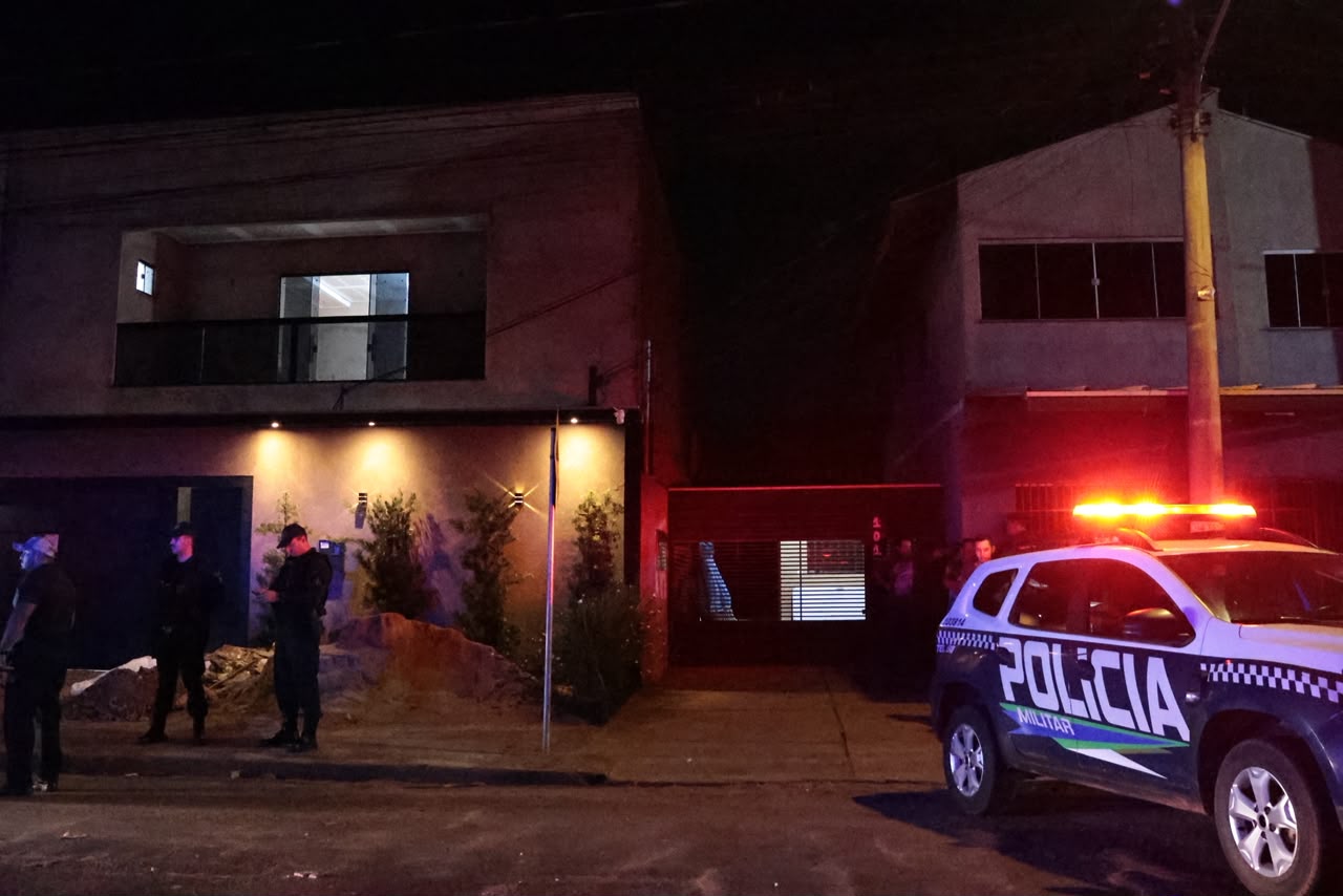 Briga por obra em muro terminou com pai morto e filho baleado no Batistão