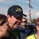 Manifestantes realizam ato a favor de Flávio Bolsonaro na Av. Afonso Pena