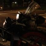 Motociclista morre após perder controle e bater em placa no Jardim Tarumã