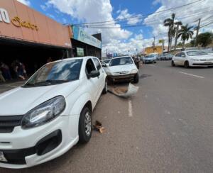 Motorista tem mal súbito e colide com carro na Avenida Bandeirantes