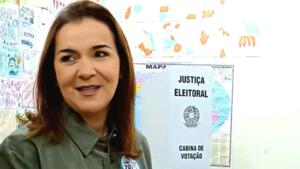 Adriane Lopes diz que vota com esperança de dias melhores para o Brasil: ‘Exercer cidadania’