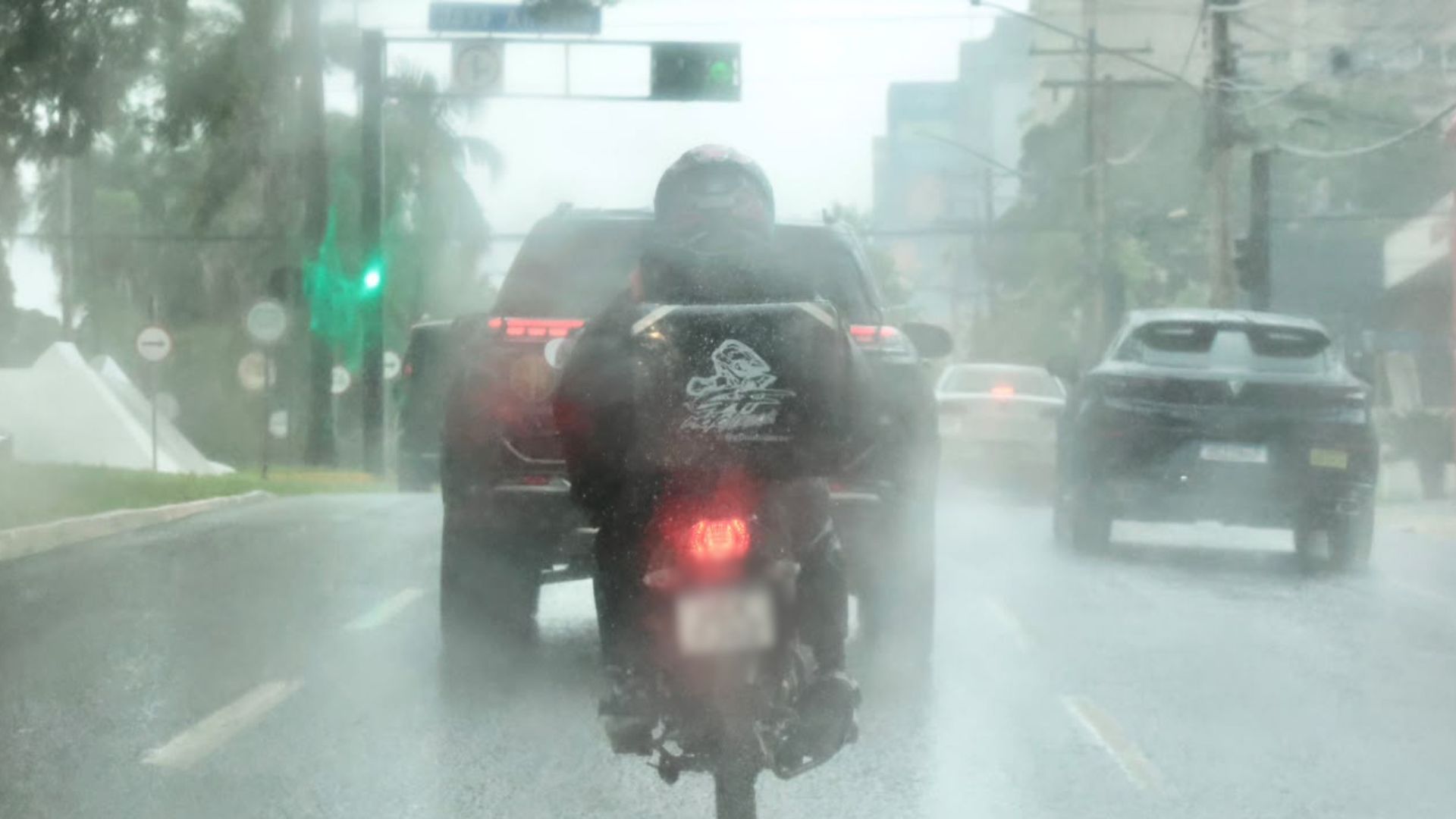 Volta a chover em Campo Grande na tarde desta sexta e clima deve permanecer instável