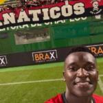 Athletico-PR goleia Chapecoense com dois gols do artilheiro Viveros