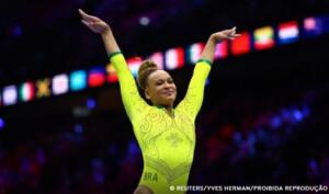 Rebeca, Flavinha e Lorrane avançam às finais do Mundial de Ginástica
