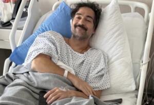 Após passagem pelo Brasil, Alfonso Herrera passa por nova cirurgia no joelho e brinca: “A terceira é a da sorte”