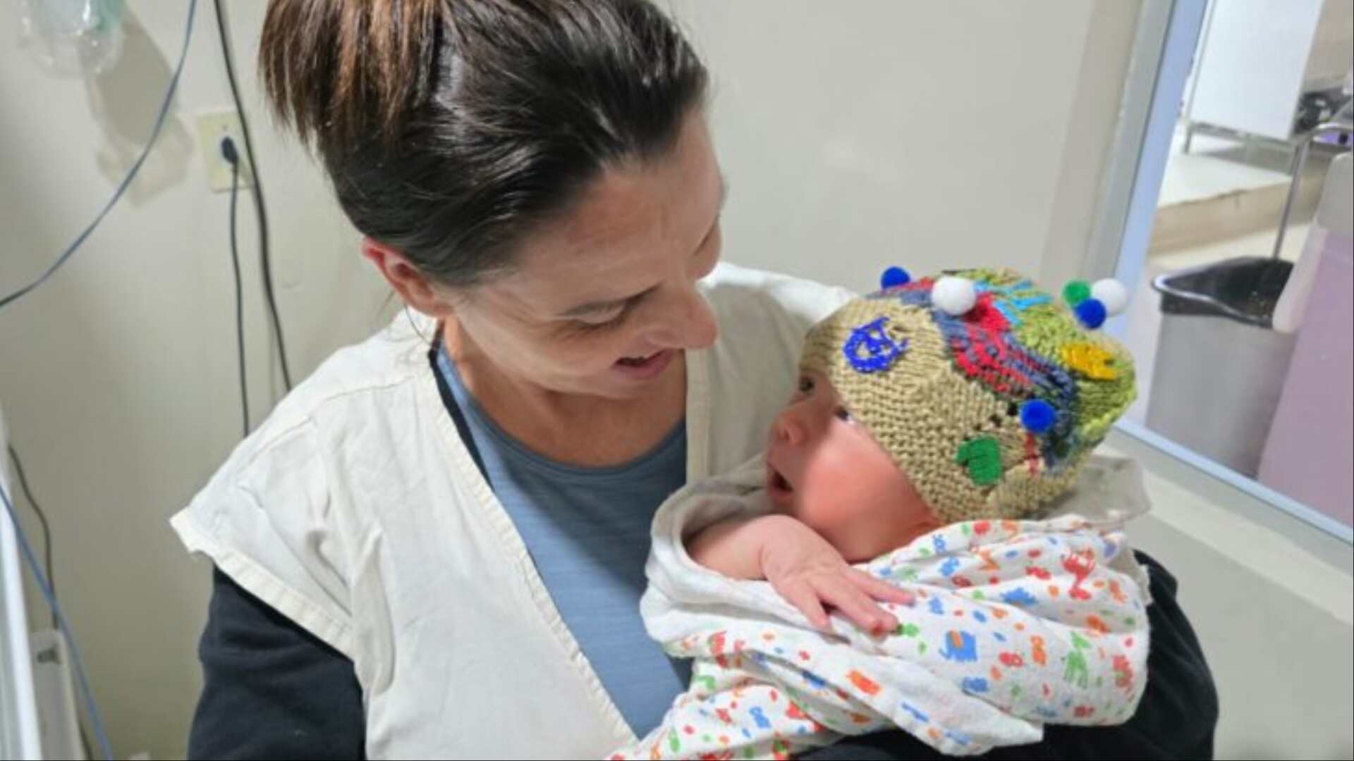 ‘Touca maluca’ vira respiro de famílias em meio à rotina de bebês internados no HRMS