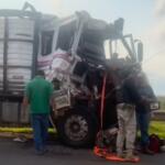 Motorista fica ferido em acidente entre caminhões na BR-267 em Jardim