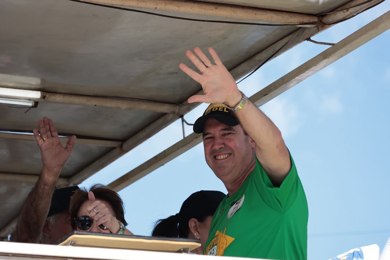 Última carreata de Riedel antes das eleições reúne apoiadores na Afonso Pena