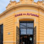 Artistas apresentam técnicas e trabalhos em exposição gratuita na Casa do Artesão