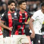 Corinthians tem mais volume, pouco cria, fica no empate com o Vitória e segue colado no Z-4