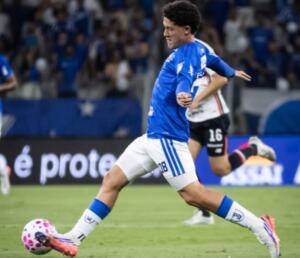 São Paulo repete erros, perde para Cruzeiro e não mostra perspectiva de melhora no Brasileirão