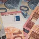 Economia da zona do euro desacelera em outubro sob pressão da inflação