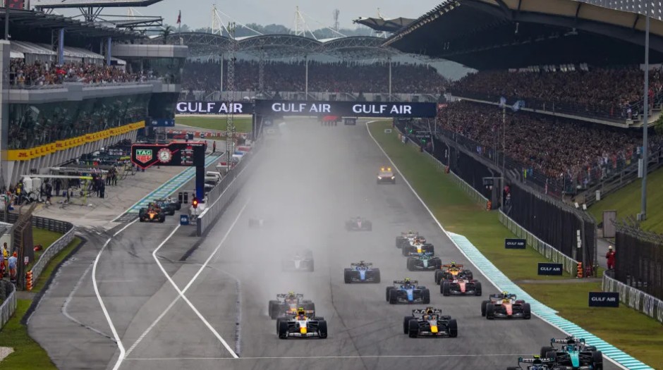 Verstappen vence GP de Singapura e Antonelli se aproxima do título da Fórmula 1