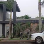 Imóveis de sócio do filho de deputado morto no Paraguai são apreendidos na fronteira
