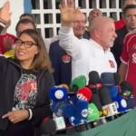 Lula encerra coletiva após jornalista perguntar sobre desânimo e Janja rebate: ‘Vai se catar’