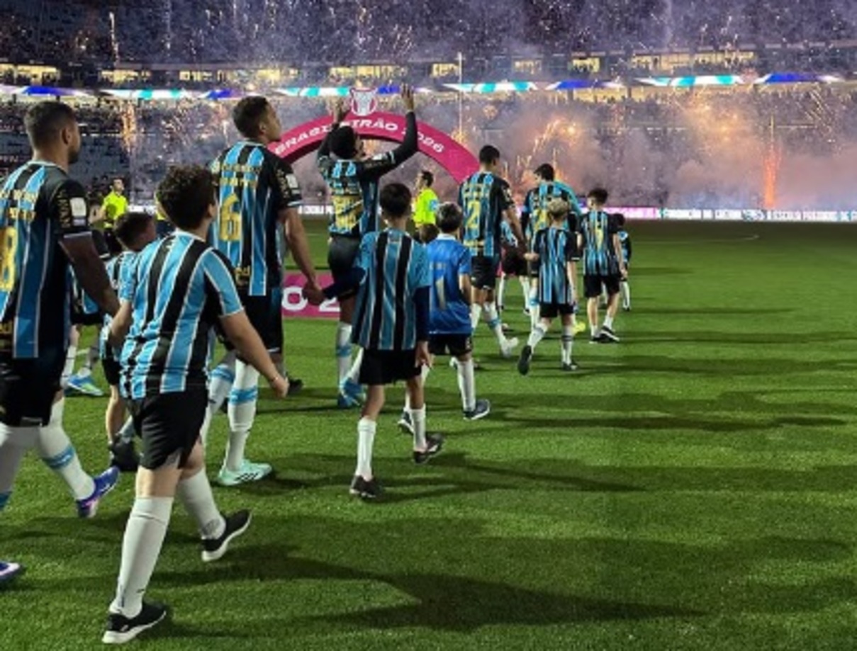 Grêmio vence a 2ªseguida, supera o Atheltico-PR e deixa a zona de rebaixamento do Brasileirão