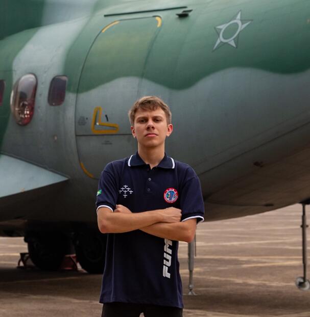 jovem - aviões