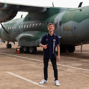 jovem - aviões