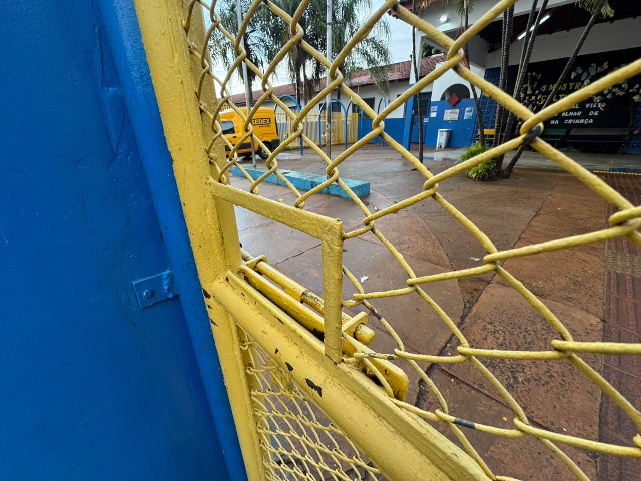 Vazias, seções de Campo Grande são fechadas mesmo com decisão do STF por prorrogação - Foto