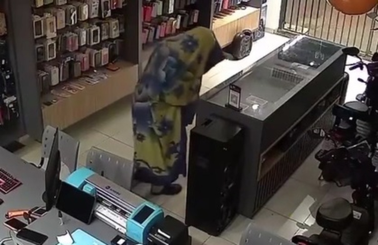 VÍDEO: ‘ladrão fantasma’ é preso após furto em loja de celulares