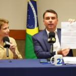 Tereza Cristina entrega carta de apoio da Frente Parlamentar da Agropecuária a Flávio Bolsonaro durante live