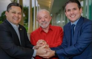 Lula posta foto ao lado de Hugo e Alcolumbre após reunião no Alvorada