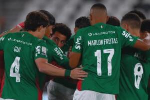 Palmeiras domina o Bahia, vence em casa e reduz distância para o Flamengo
