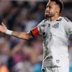 Neymar anota duas vezes de pênalti e Santos busca empate com o líder Flamengo na Vila