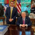 Governo Trump está ciente da saída de Flávio do Brasil e vai conceder asilo, dizem aliados