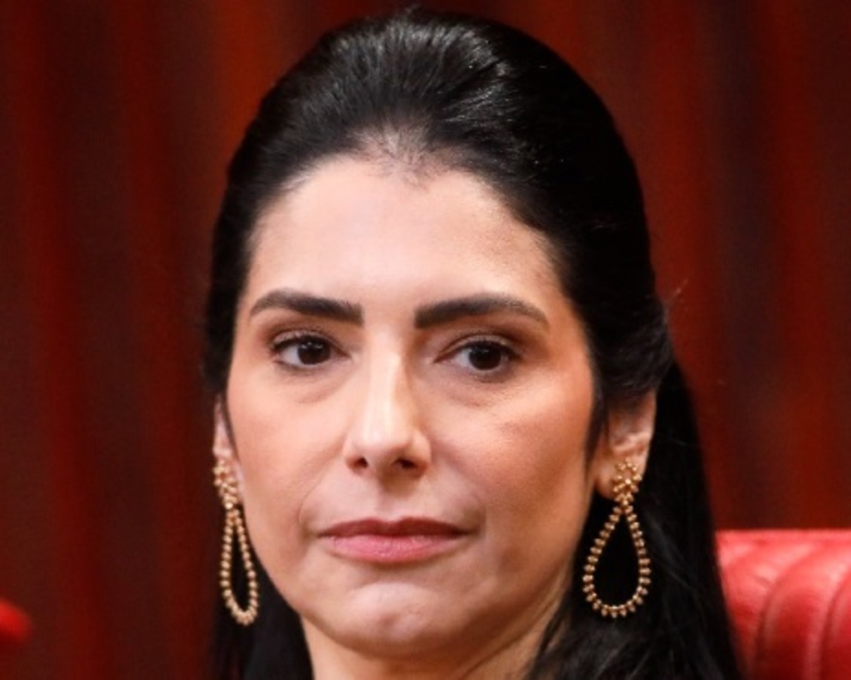 Ministra do TSE proíbe cadeira vazia e perguntas a Lula em debate da Globo