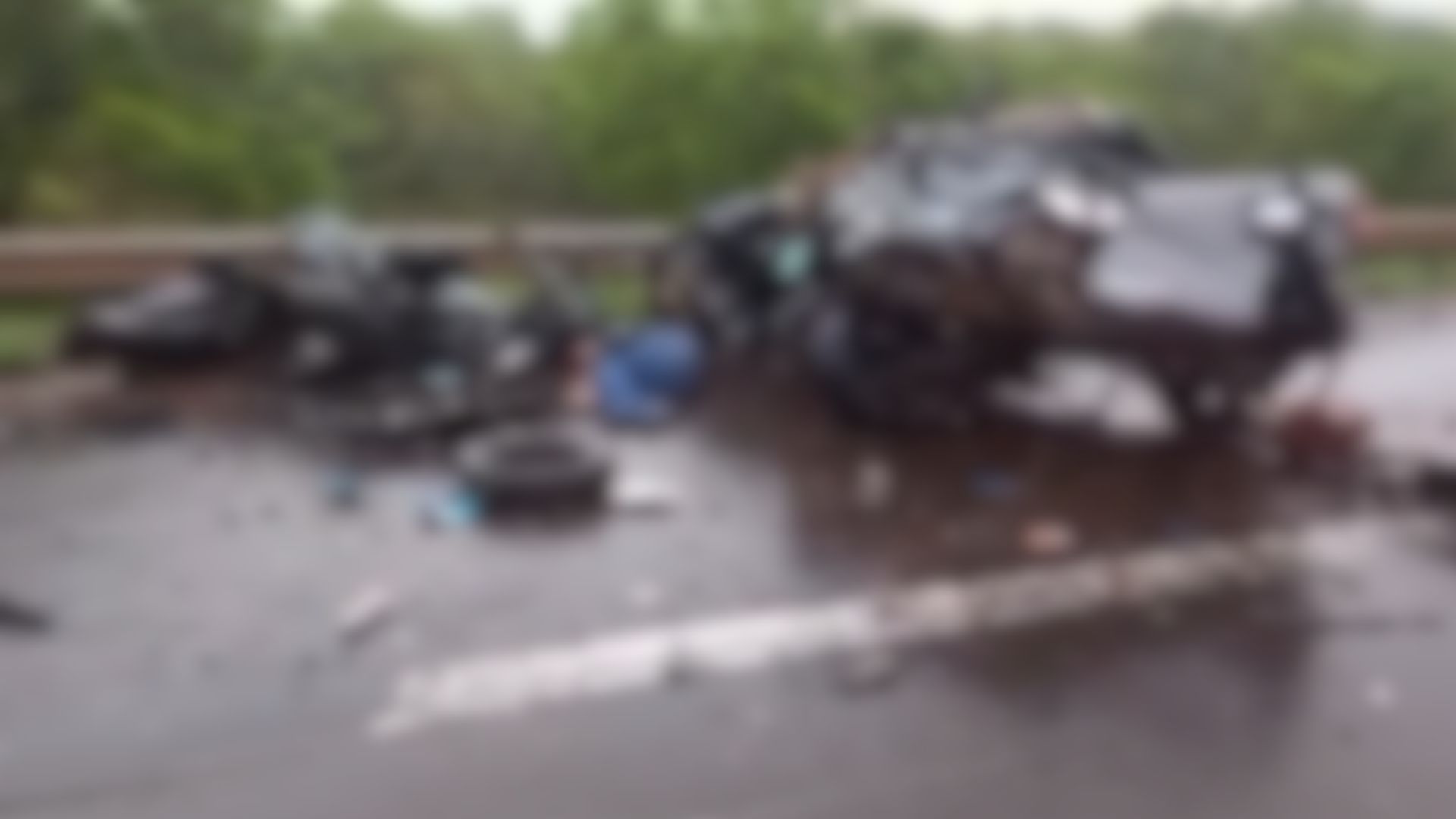 VÍDEO: Dois militares morrem e picape fica destruída em acidente na BR-163 em Rio Verde