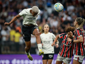 Com recorde de público no estádio, São Paulo vence o Campeonato Brasileiro Feminino