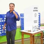 ‘Que cada voto seja escolha consciente’, diz Nelsinho ao votar em Campo Grande