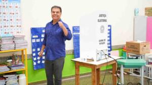 ‘Que cada voto seja escolha consciente’, diz Nelsinho ao votar em Campo Grande