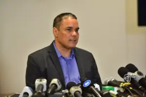 PF apreende R$ 100 mil e material de campanha na casa de ex-secretário do AM